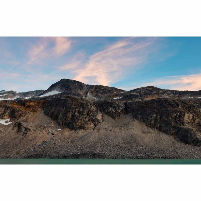 Stacked Mountain Range makes a perfect background for any fresh or salt water tank or aquarium as well as dry terrariums.