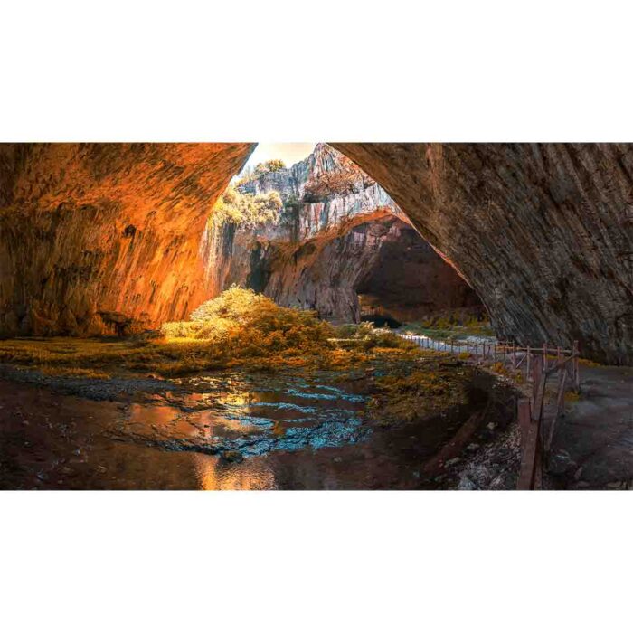 Amazing Bulgaria Cave makes a perfect background for any fresh or salt water tank or aquarium as well as terrariums.