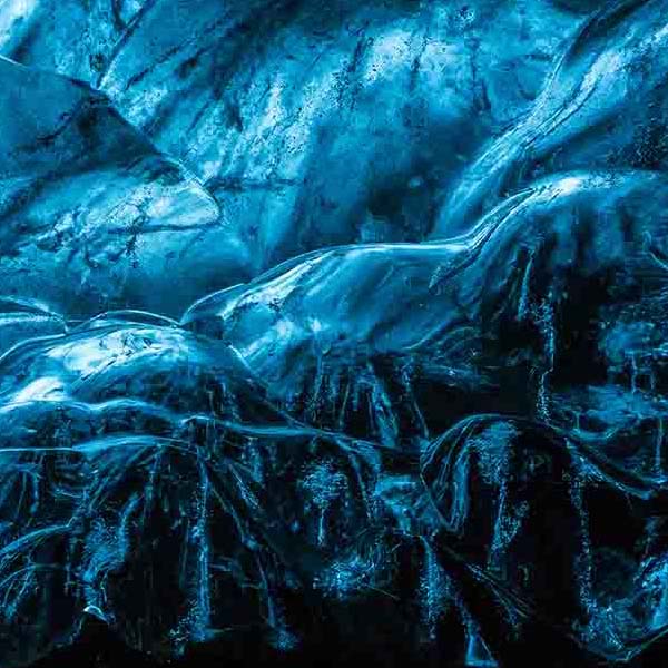 Glacier Ice Cave VI will make a perfect background for any fresh or salt water tank or aquarium as well as dry terrariums.