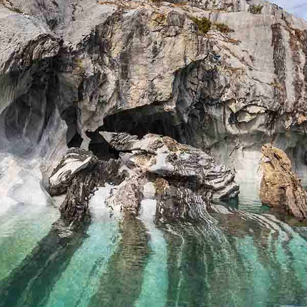 Marble Cave Entrance IV will make a perfect background for any fresh or salt water tank or aquarium as well as dry terrariums.