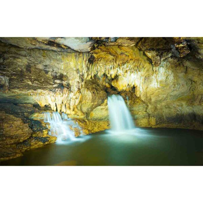 Misol Waterfall Cave will make a perfect background for any fresh or salt water tank or aquarium as well as dry terrariums.