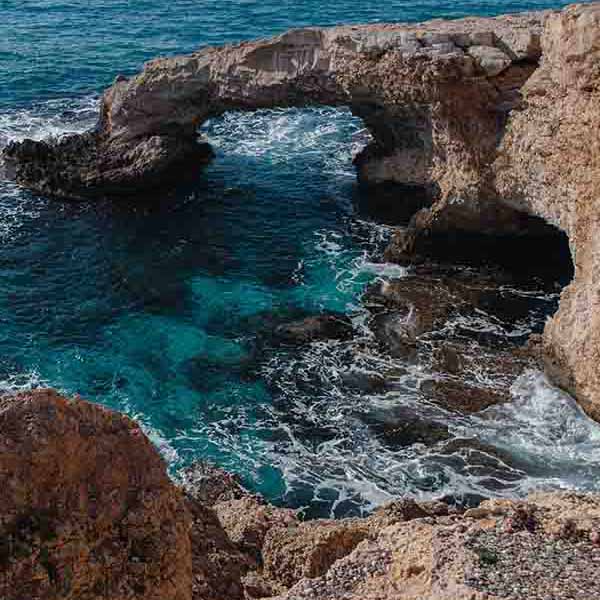 Sea Cave Arch will make a perfect background for any fresh or salt water tank or aquarium as well as dry terrariums.