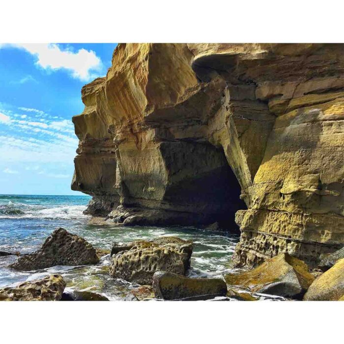 Secret Cave Entrance will make a perfect background for any fresh or salt water tank or aquarium as well as dry terrariums.