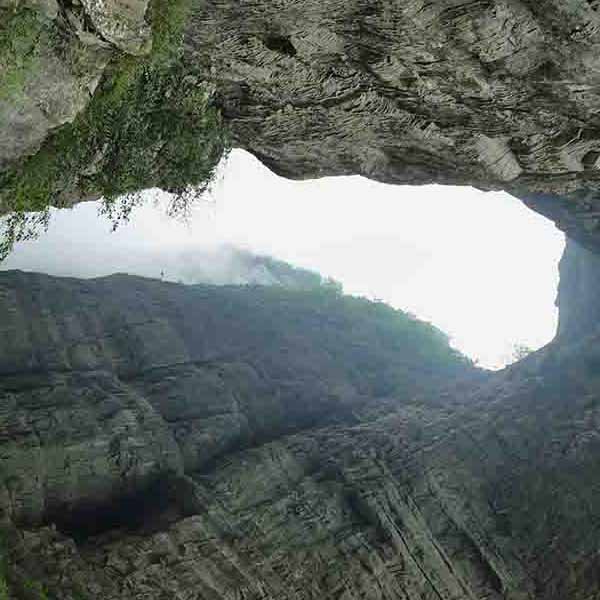 Tianmen Mountain Cave will make a perfect background for any fresh or salt water tank or aquarium as well as dry terrariums.