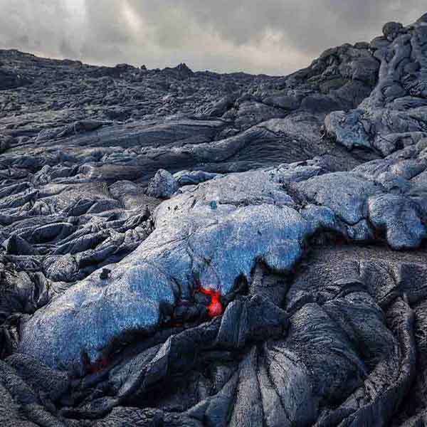 Active Lava Volcano II will make a perfect background for any fresh or salt water tank or aquarium as well as dry terrariums.