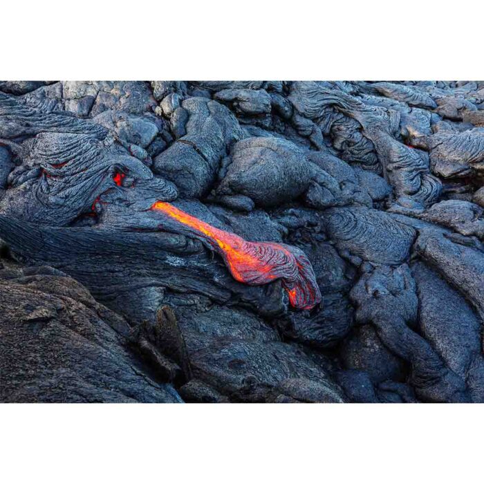 Active Lava Volcano III will make a perfect background for any fresh or salt water tank or aquarium as well as dry terrariums.