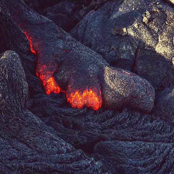 Active Lava Volcano V will make a perfect background for any fresh or salt water tank or aquarium as well as dry terrariums.