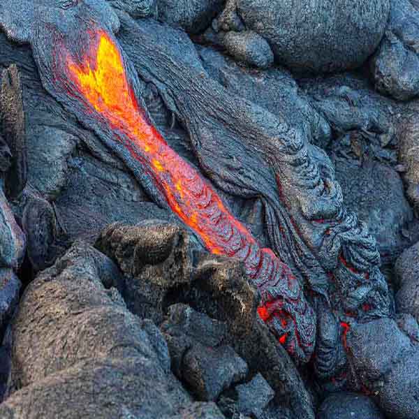 Active Lava Volcano VI will make a perfect background for any fresh or salt water tank or aquarium as well as dry terrariums.