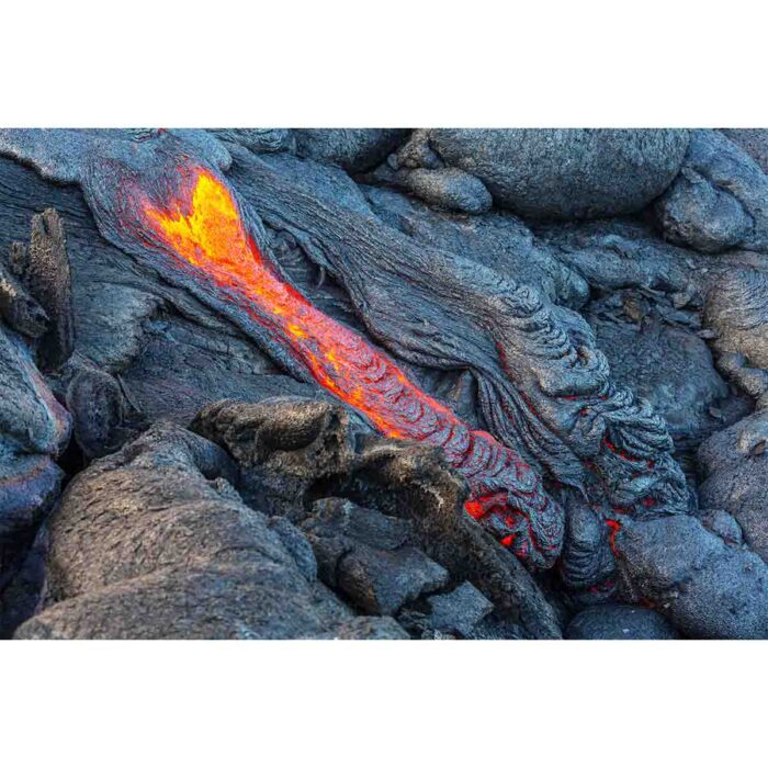 Active Lava Volcano VI will make a perfect background for any fresh or salt water tank or aquarium as well as dry terrariums.