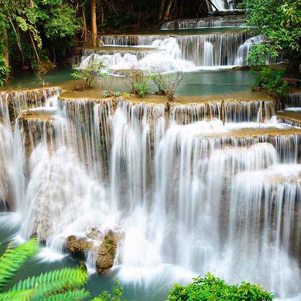 Amazing Huaymaekamin Waterfall will make a perfect background for any fresh or salt water tank or aquarium as well as dry terrariums.