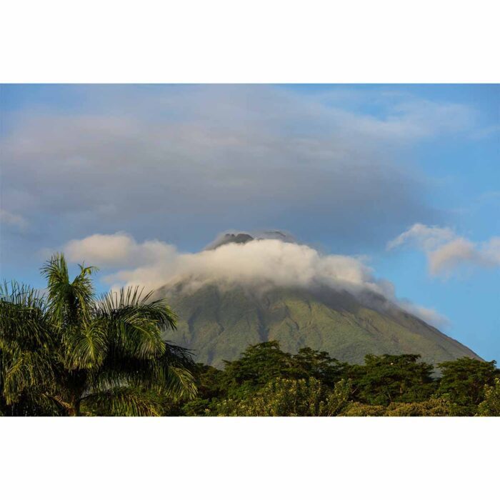 Beautiful Tropical Volcano II will make a perfect background for any fresh or salt water tank or aquarium as well as dry terrariums.