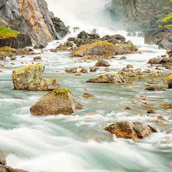 Beautiful Valley Waterfall will make a perfect background for any fresh or salt water tank or aquarium as well as dry terrariums.