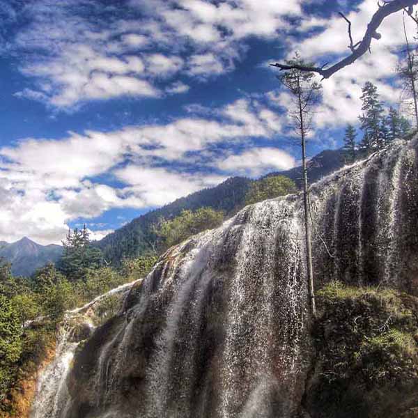 Cloudy Sky Waterfall will make a perfect background for any fresh or salt water tank or aquarium as well as dry terrariums.