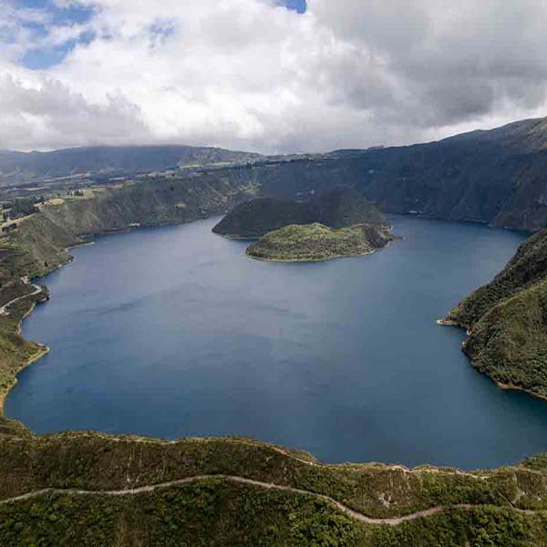 Cota Crater Lake will make a perfect background for any fresh or salt water tank or aquarium as well as dry terrariums.