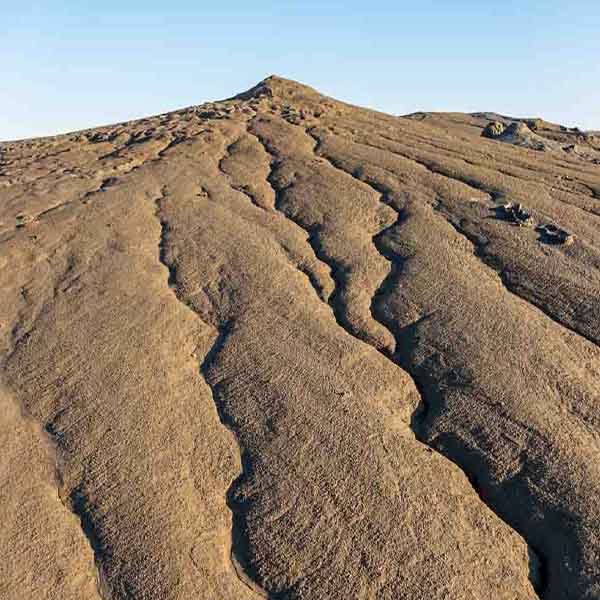 Fantastic Mud Volcano III will make a perfect background for any fresh or salt water tank or aquarium as well as dry terrariums.