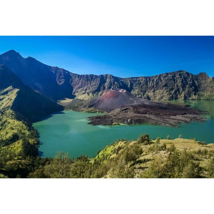 Gunung Rinjani Volcano II will make a perfect background for any fresh or salt water tank or aquarium as well as dry terrariums.