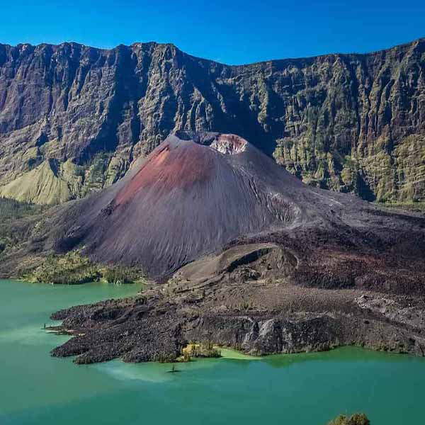 Gunung Rinjani Volcano III will make a perfect background for any fresh or salt water tank or aquarium as well as dry terrariums.