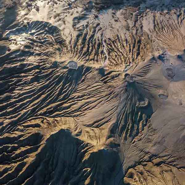 Muddy Volcano Land will make a perfect background for any fresh or salt water tank or aquarium as well as dry terrariums.