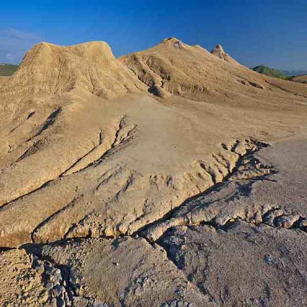 Romania Mud Volcano II will make a perfect background for any fresh or salt water tank or aquarium as well as dry terrariums.