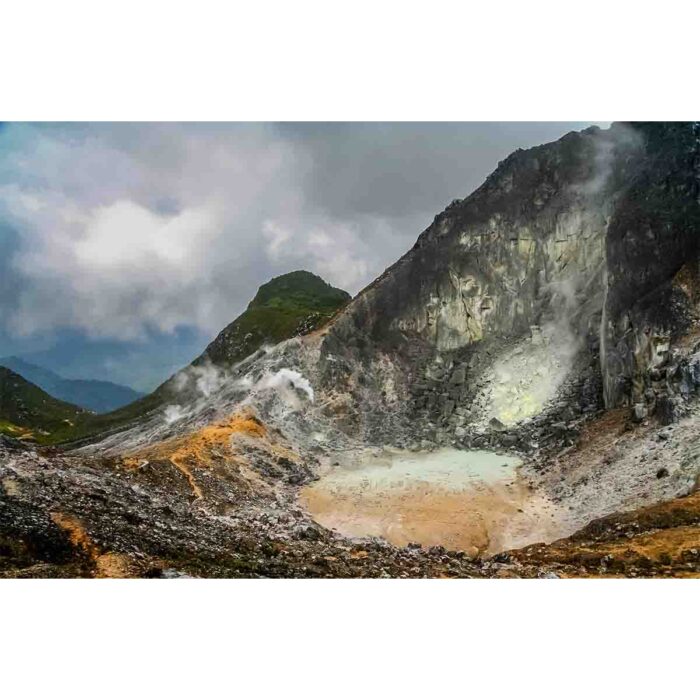 Sibayak Volcano Crater II will make a perfect background for any fresh or salt water tank or aquarium as well as dry terrariums.