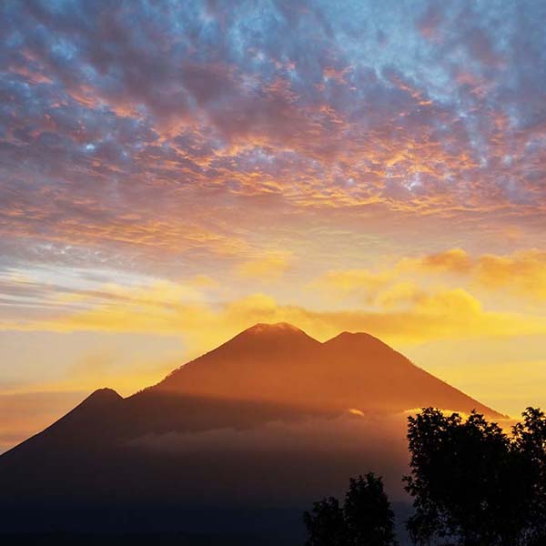 Stunning Guatemala Volcano will make a perfect background for any fresh or salt water tank or aquarium as well as dry terrariums.