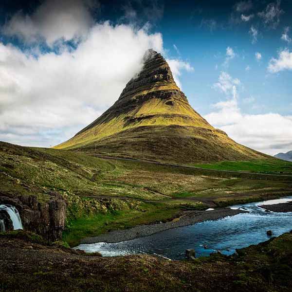 Unbelievable Kirkjufellsfoss Volcano will make a perfect background for any fresh or salt water tank or aquarium as well as dry terrariums.