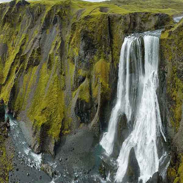 Fagrifoss Moss Waterfall will make a perfect background for any fresh or salt water tank or aquarium as well as dry terrariums.