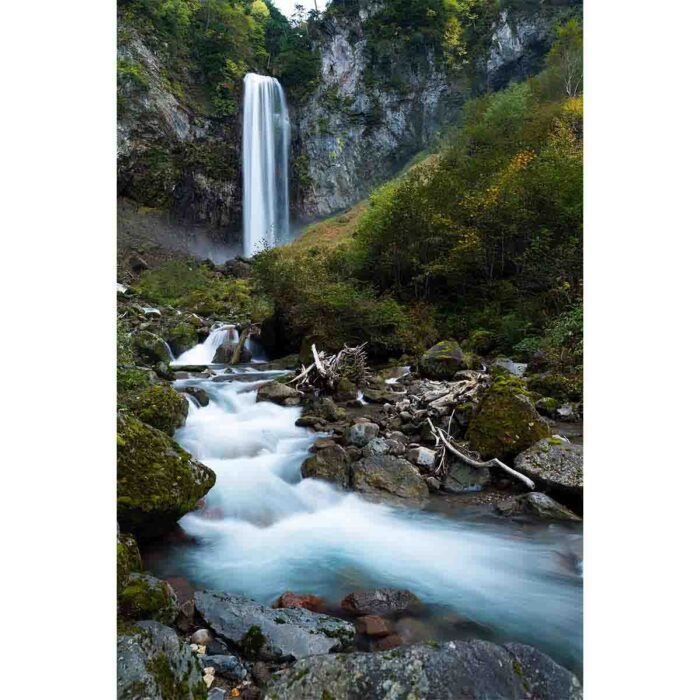 Flowing Mountainous Waterfall will make a perfect background for any fresh or salt water tank or aquarium as well as dry terrariums.