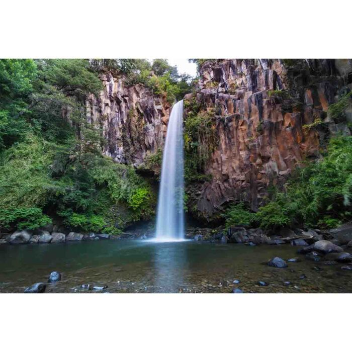 Long Chile Waterfall will make a perfect background for any fresh or salt water tank or aquarium as well as dry terrariums.