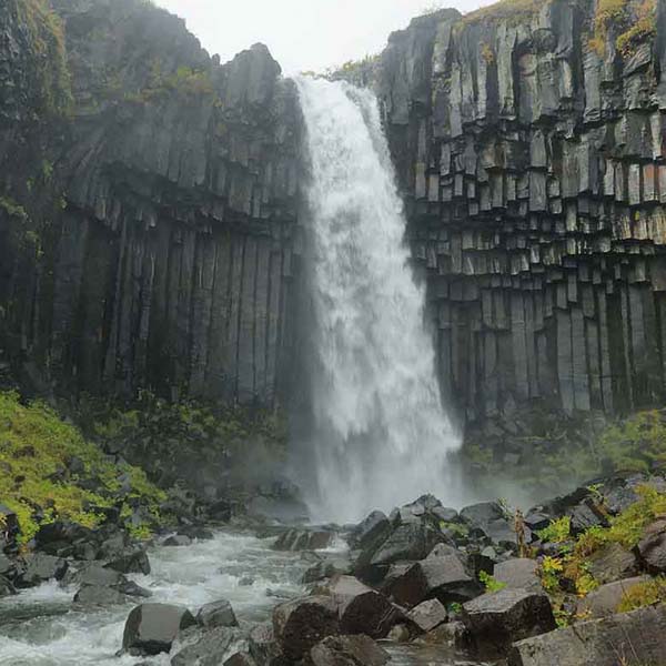 Magnificent Formation Waterfall will make a perfect background for any fresh or salt water tank or aquarium as well as dry terrariums.